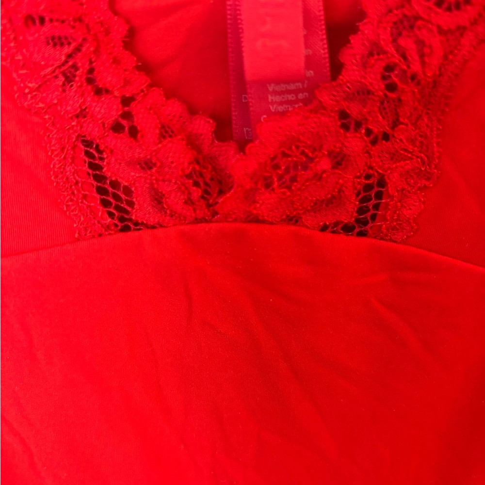 SKIMS Red Lace Trim Camisole - Picture 4 of 5
